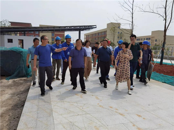 陳鴻云召開昌南學(xué)校項(xiàng)目現(xiàn)場辦公會