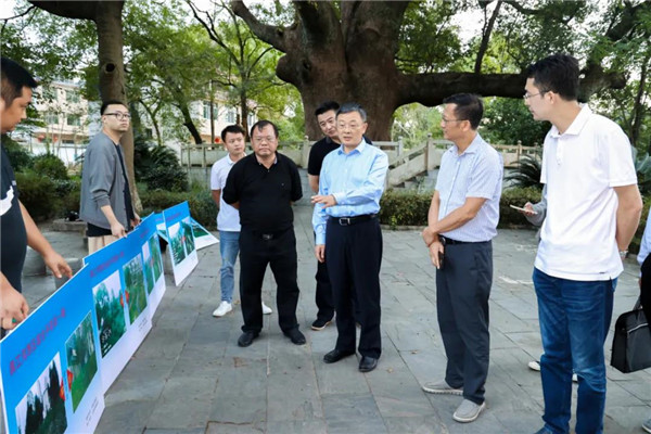 肖承貴深入市城投集團重點項目建設現(xiàn)場調(diào)研