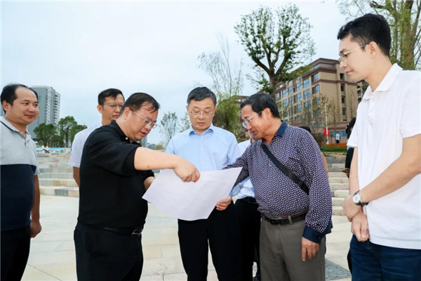 肖承貴深入市城投集團重點項目建設現(xiàn)場調(diào)研