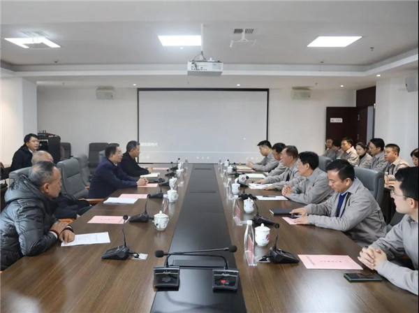 市委常委、常務(wù)副市長鄧永翔現(xiàn)場調(diào)研城投集團產(chǎn)業(yè)項目