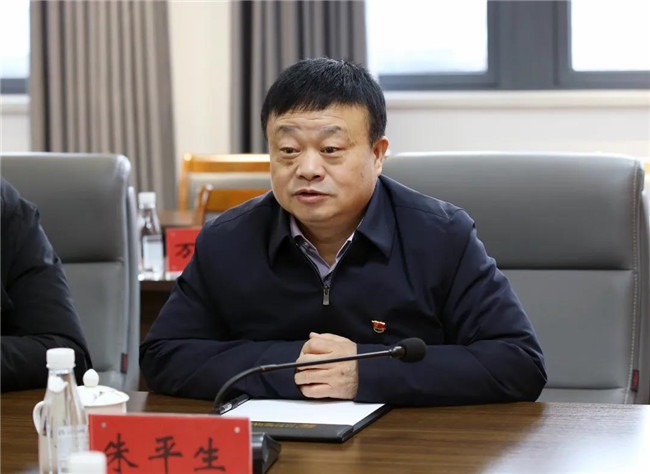 市國(guó)資委黨委書(shū)記、主任朱平生帶隊(duì)走訪慰問(wèn)城投集團(tuán)