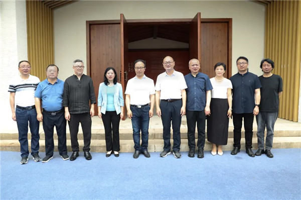 中國美術學院景德鎮(zhèn)藝創(chuàng)中心啟幕展暨揭牌儀式舉行——金一斌吳雋出席并共同揭牌