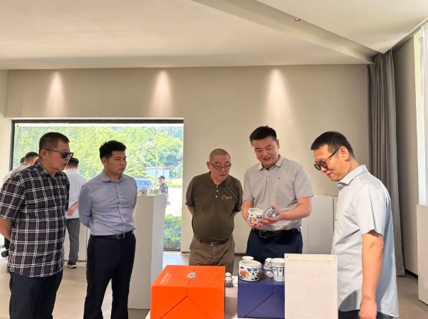 CFAC美院基地 清華大學(xué)美術(shù)學(xué)院與省數(shù)文集團(tuán)、市城投集團(tuán)強(qiáng)強(qiáng)聯(lián)手共繪文化創(chuàng)新新篇章