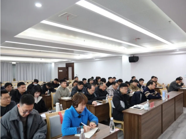 市城投集團召開違規(guī)套取資金問題專項整治暨國有、集體資產(chǎn)違規(guī)轉(zhuǎn)租問題專項治理工作推進會